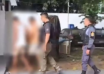 Presos após invadirem residência