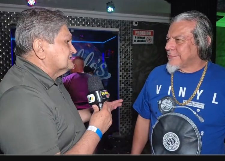 Noite das danceterias com DJ