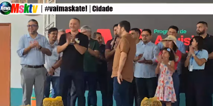 Prefeito Renato Júnior entrega 8 toneladas de alimentos do PAA e beneficia 2,6 mil famílias