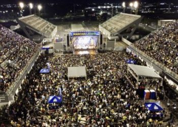 MARCHA PARA JESUS TRANSFORMA O SAMBÓDROMO EM PALCO DE FÉ