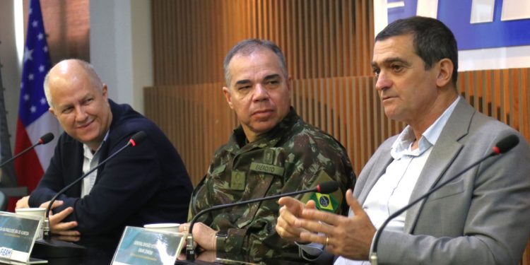 As parcerias entre a indústria da Zona Franca de Manaus se expandem, agora com o Exército Brasileiro, que foi até a Fieam para modernizar seu arsenal de tecnologia