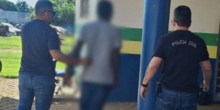 Tentou atacar a própria mãe com machado