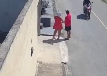 Usando a desculpa de pedir água, homem engana moradora e rouba o celular dela no Santa Etelvina; veja