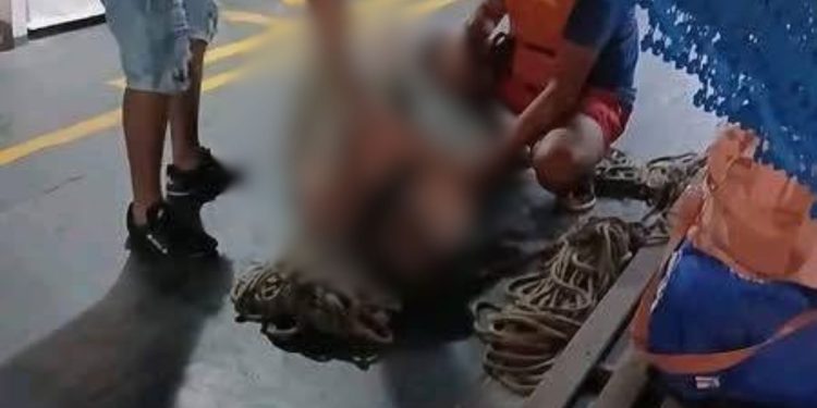 Após cair de embarcação, homem é resgatado com vida em Itacoatiara
