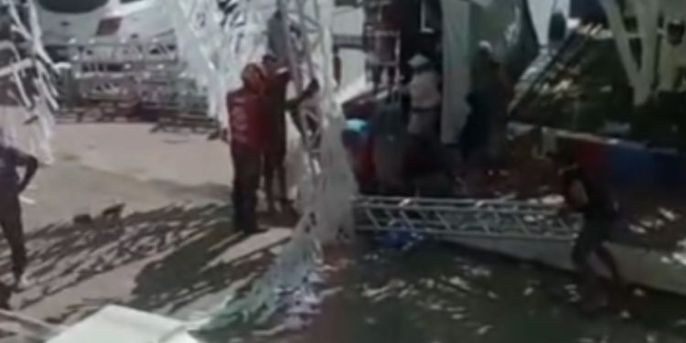 Vídeo: Instalando decoração da Copa, homem morre eletrocutado no Amazonas
