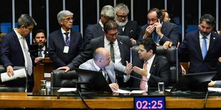 O FUTURO, ESSE LUGAR MÍTICO