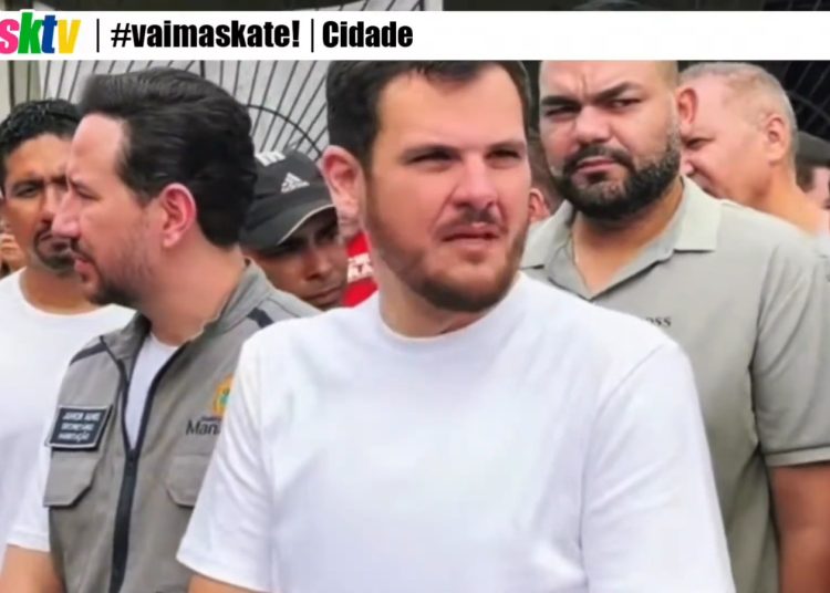 Assinatura da ordem de serviço do programa “Casa Manauara”