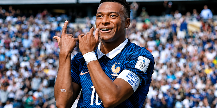 Mbappé iguala Messi com 13 gols em mundiais