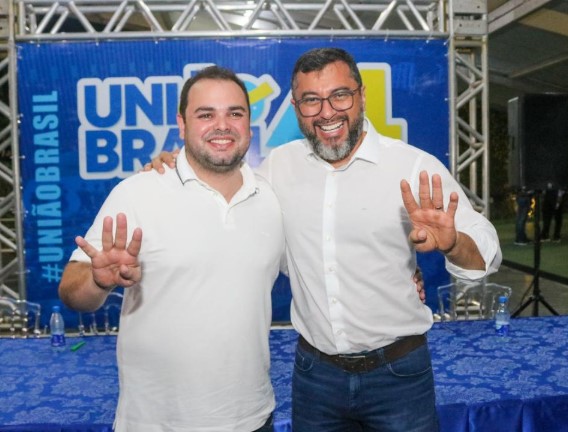 Matou a cobra e mostrou o pau – Quando o David soube a notícia dando conta que o Governador Bob Cidade esteve em Brasília, acertando com o União Brasil e o PL no Amazonas, não escondeu o riso perverso de ironia. O já candidato saiu do sério e deu nome aos bois responsáveis pelo caos e falência em que se encontra o estado: Wilson Lima e Bob Cidade.
