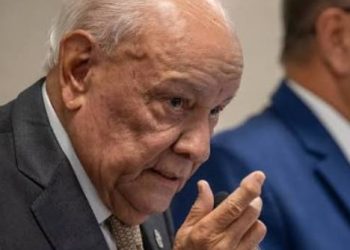 Ante a nova ameaça que paira sobre a Zona Franca de Manaus, a Fieam e senadores locais já contra-atacam a decisão da Receita.