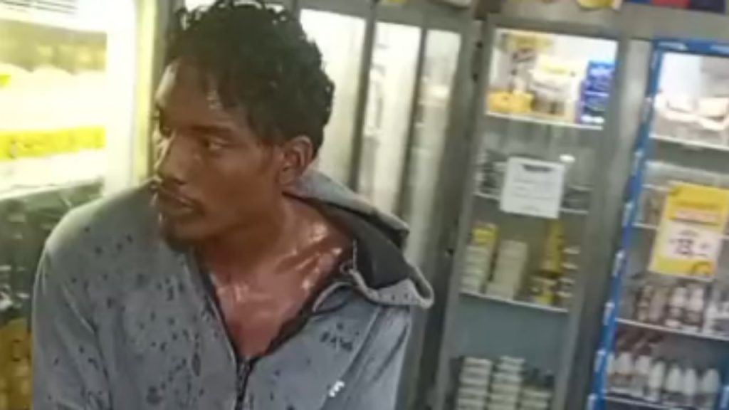 Em Manacapuru, homem acusado de roubo é espancado e fica pedindo socorro