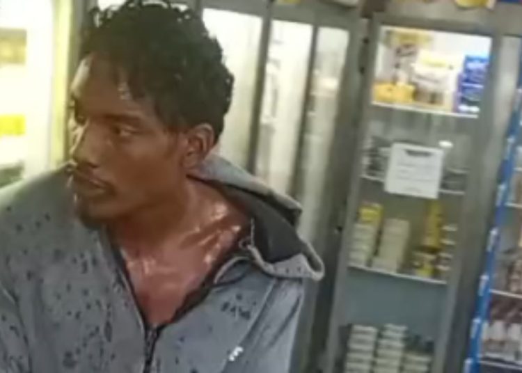 Em Manacapuru, homem acusado de roubo é espancado e fica pedindo socorro