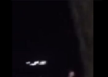 Casal transforma praia de Itacoatiara em motel e vídeo viraliza