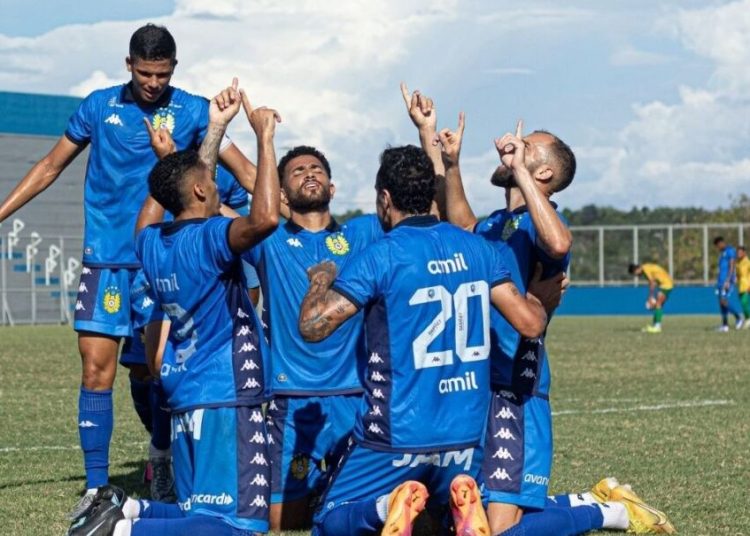 Naça defende vaga nas oitavas, hoje, fora de casa