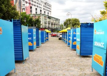 Prefeito Renato Junior entrega novas estruturas para camelôs do Centro de Manaus