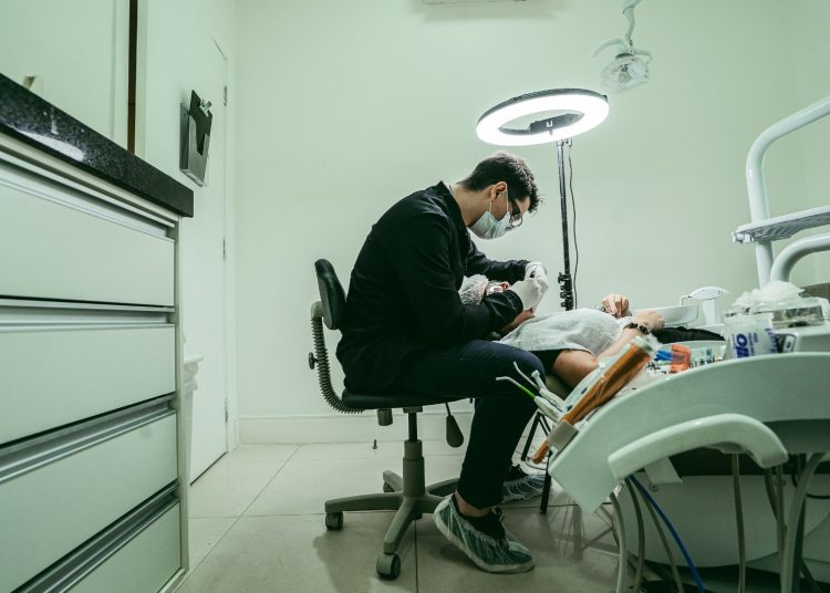 IEL Amazonas anuncia 71 novas vagas, entre elas vagas de estágio em Odontologia