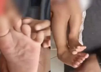 Por deixar o filho de 1 ano sozinho e descalço no asfalto quente, mãe é presa em Manaus