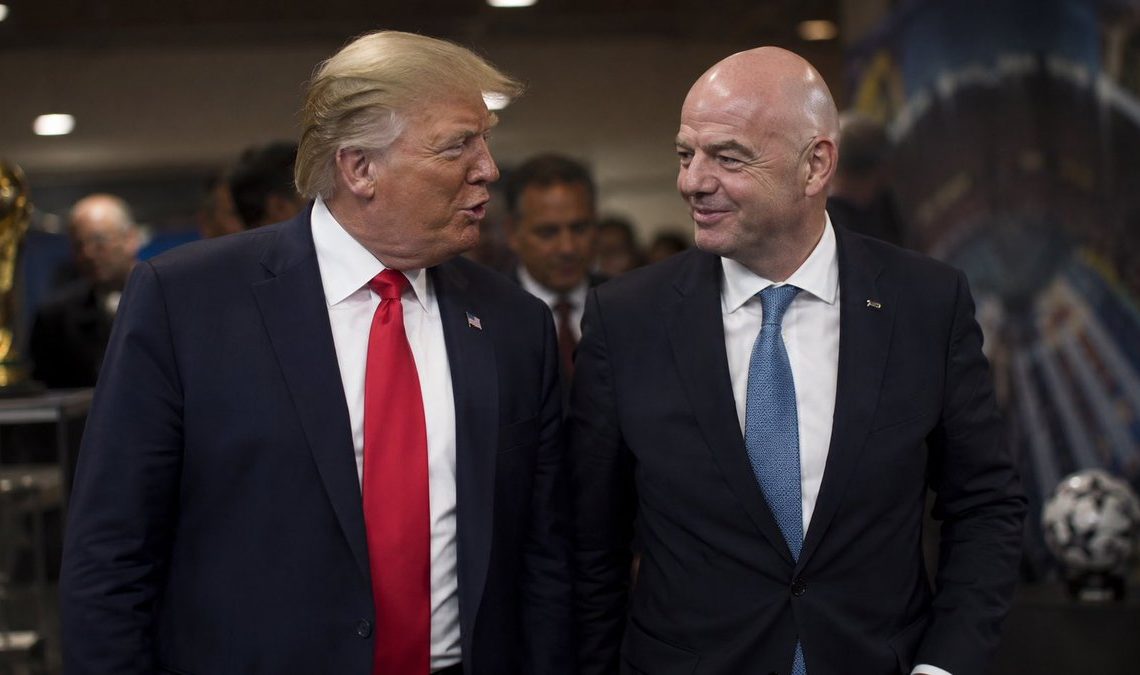 Pagamento do cartão vermelho- Trump quer presidente da Fifa na OEA