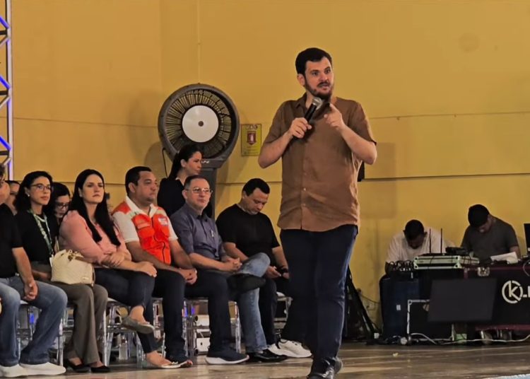 Coletiva: Formatura de 1.094 ACSs e ACEs e avanço na carreira da Saúde
