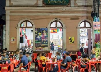 Compositores lançam o samba “Respeita a Tradição” em defesa do tradicional Bar do Armando