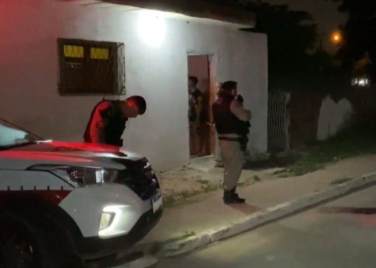 Executado a tiros na porta de casa
